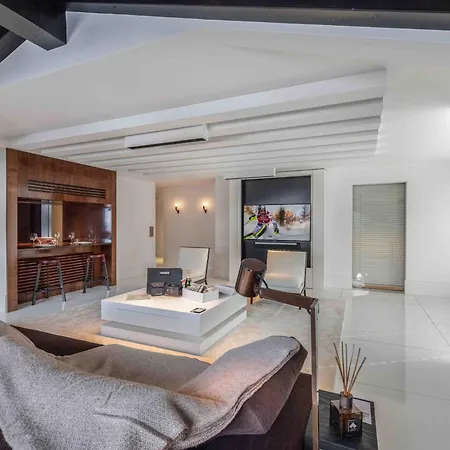 2 Au Centre De Avec Parking Et Wifi - Fr-1-563-160 Courchevel